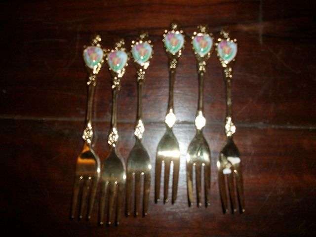 Lovely set of six gold plated cake forks (last set )